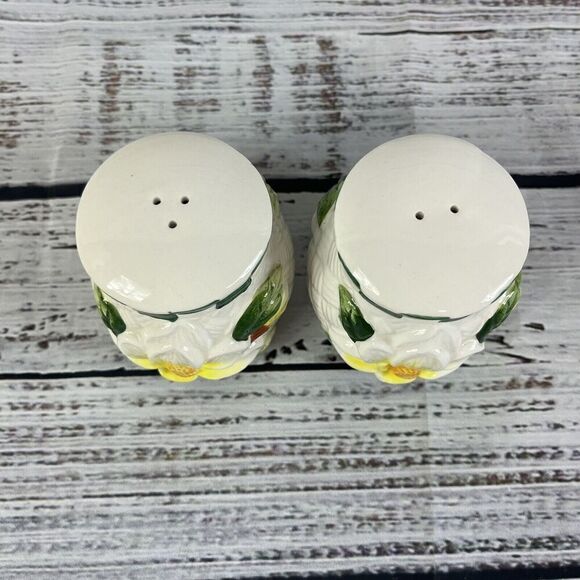 Vintage Youngs Salt & Pepper Shaker Set Magnolia Flower Country Farmhouse Yellow - Picture 2 of 9
